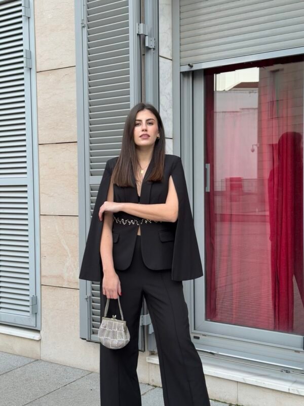 Traje negro pedrería - Imagen 2