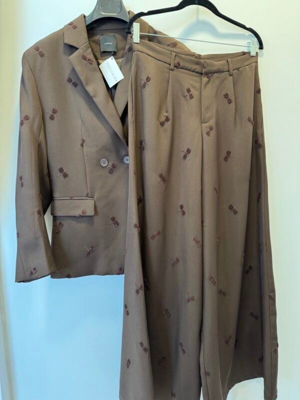 Traje chocolate libélula